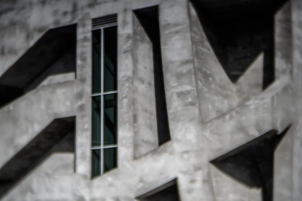 Exploring Los Angeles Architecture Through Lensbaby Lenses